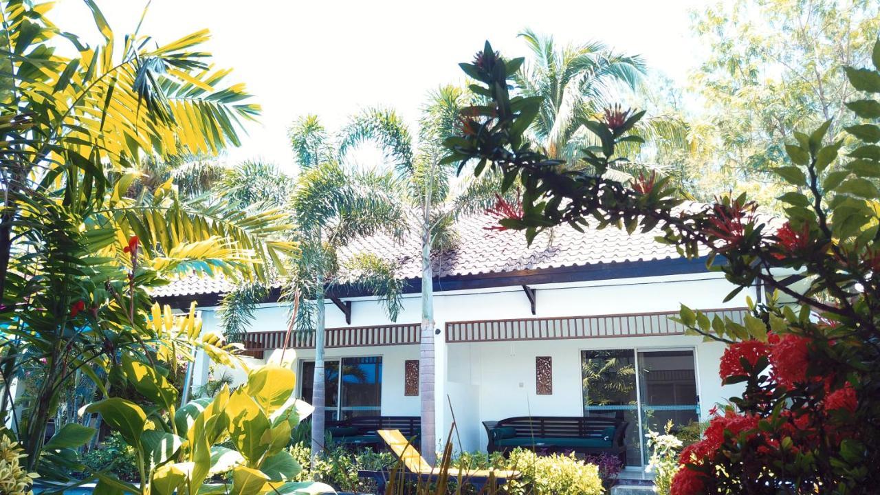 Gili Palms Resort Джили Трауанган Екстериор снимка